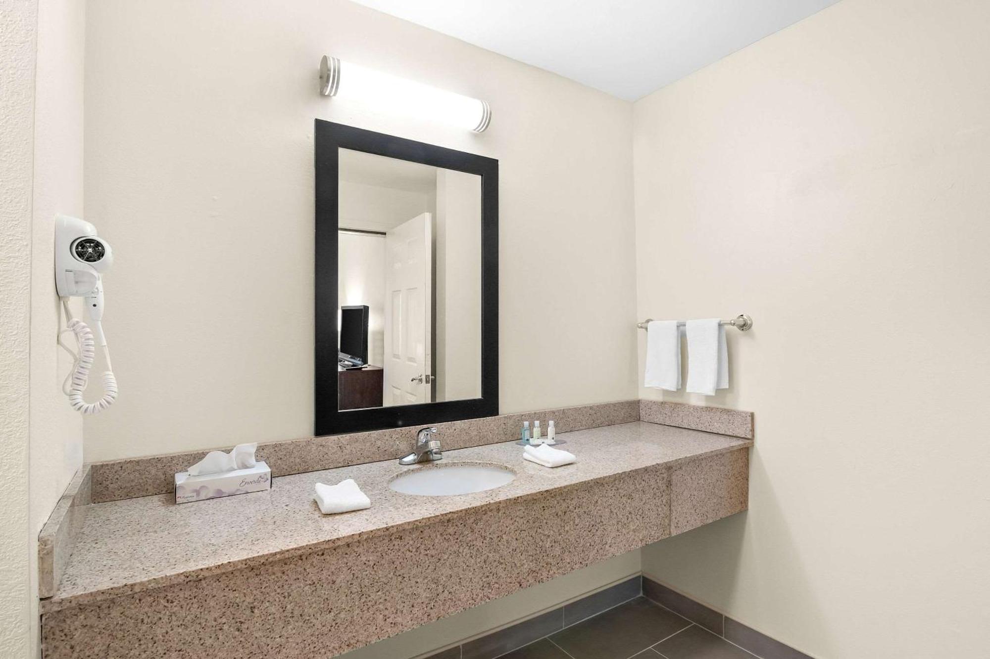 Quality Inn Queensbury Eksteriør billede