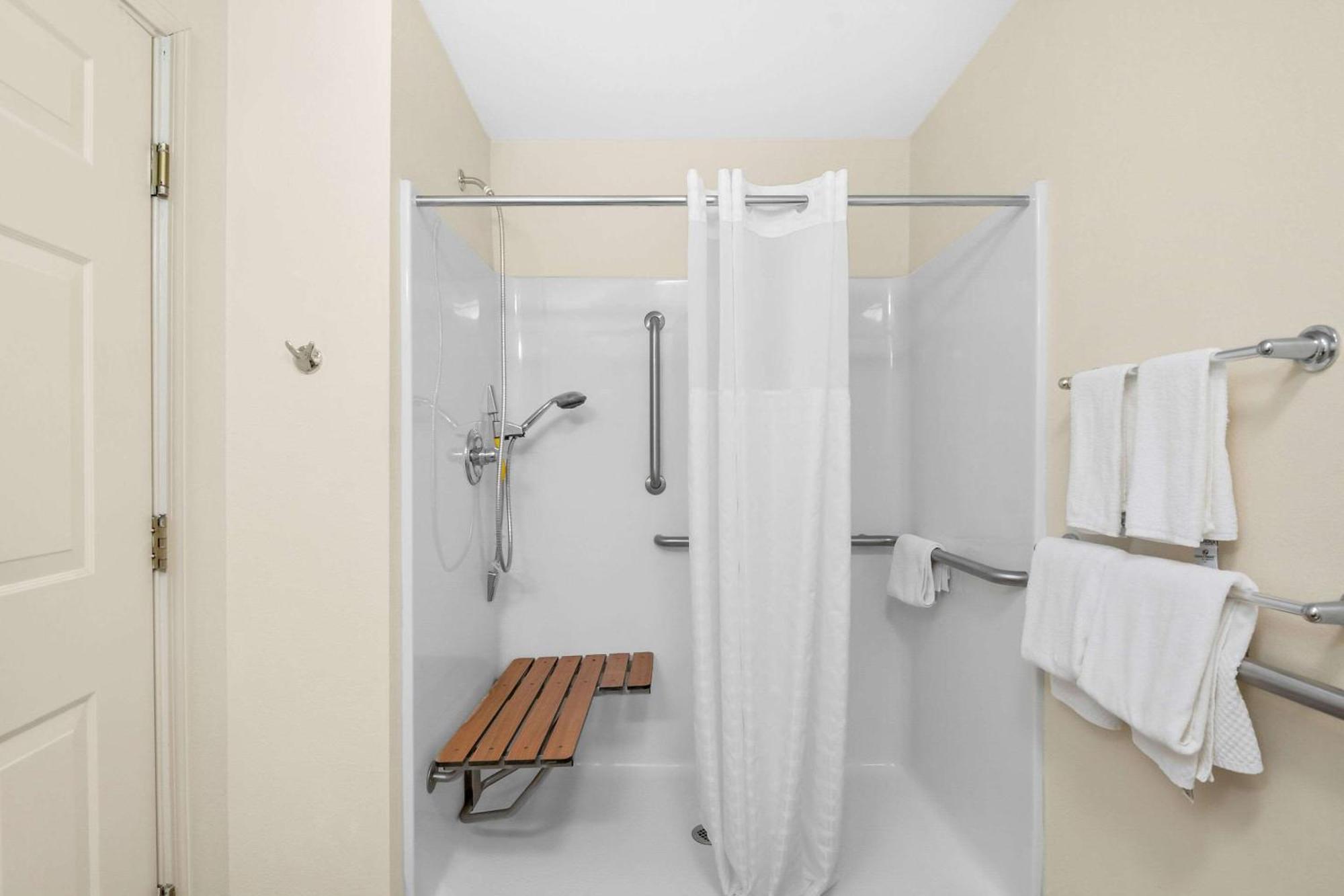 Quality Inn Queensbury Eksteriør billede